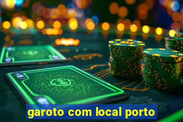 garoto com local porto